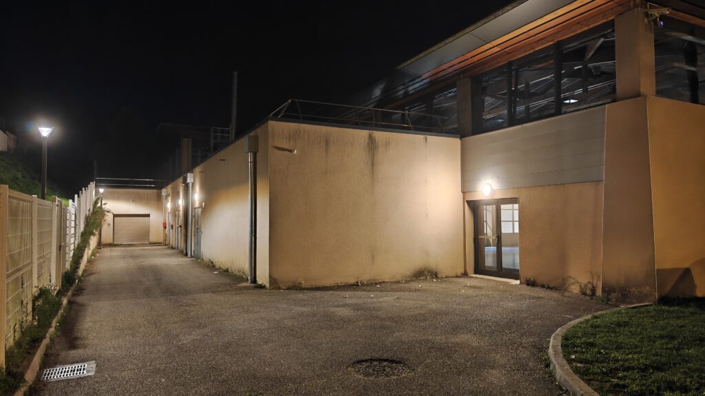 Extérieur Gymnase Quinon